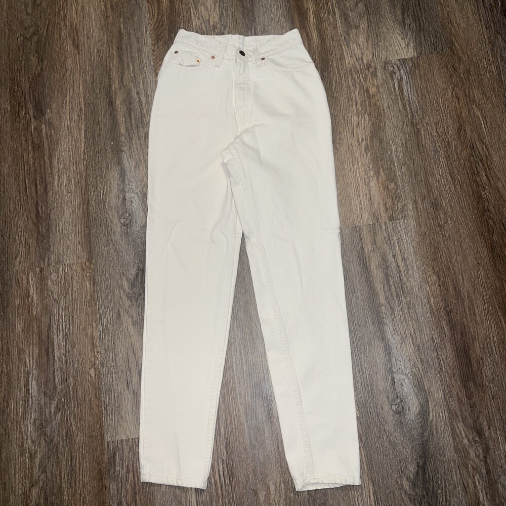 Vintage 1993 Women’s Levi 512 Slim Fit Tapered Leg Size 7M White 90s NYC Classic